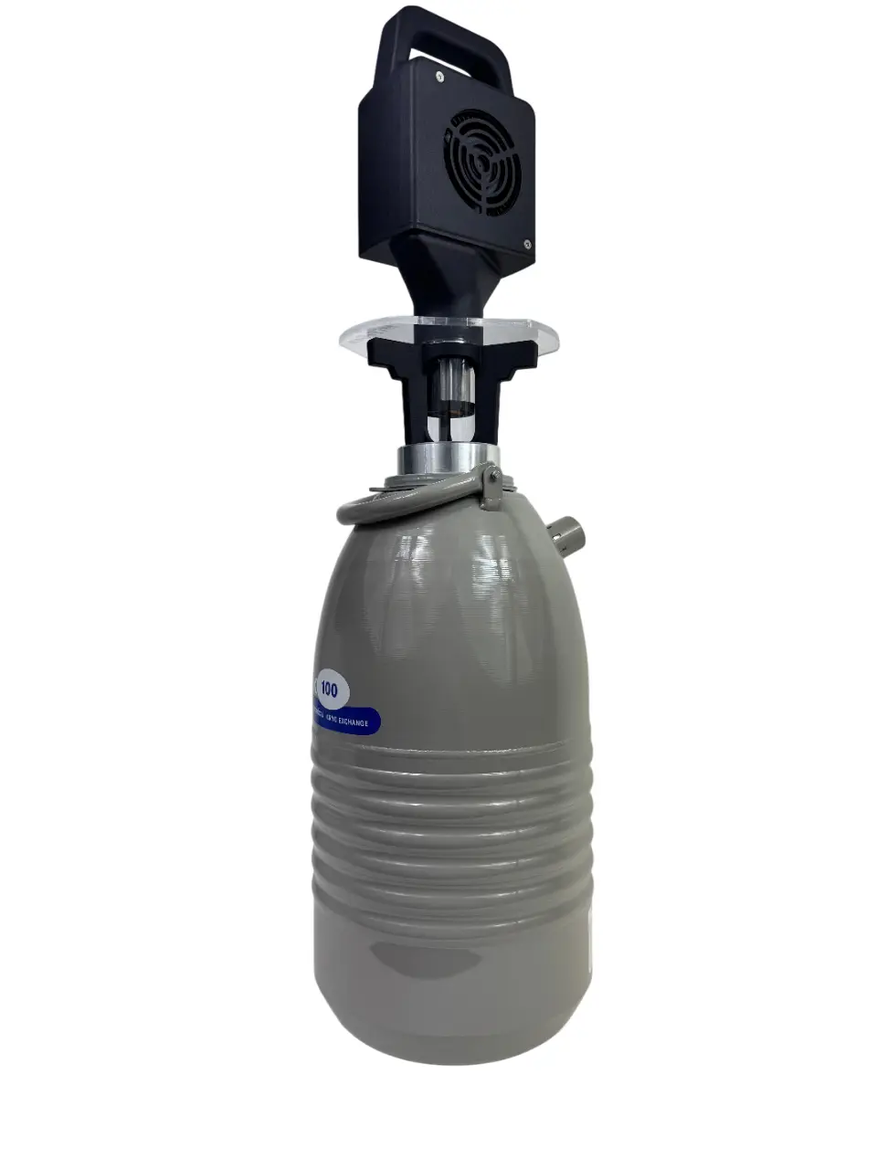 Dry Shipper Air Dryer Inserted Into Dry Shipper